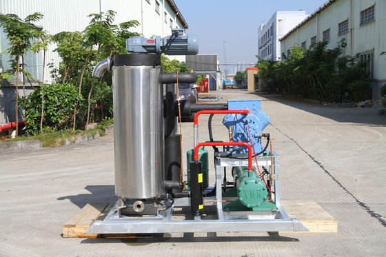 เครื่องทำน้ำแข็งเหลว 3T / 24H เครื่องทำน้ำแข็งสำหรับอาหารทะเล